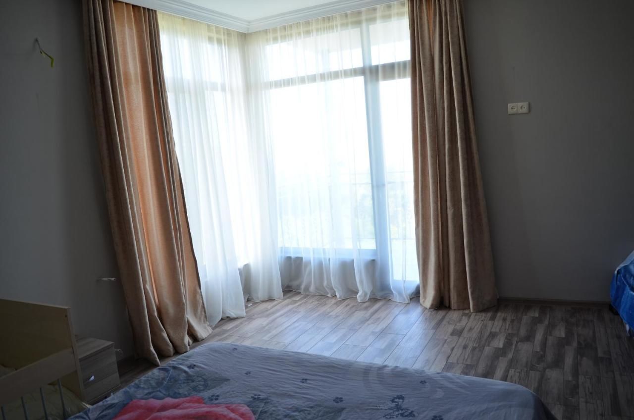 Гостевой дом House with Sea and City View Батуми-14