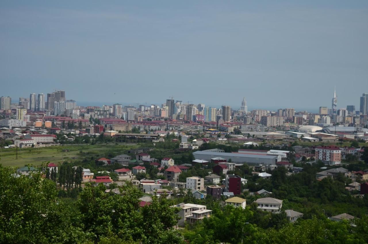 Гостевой дом House with Sea and City View Батуми-19