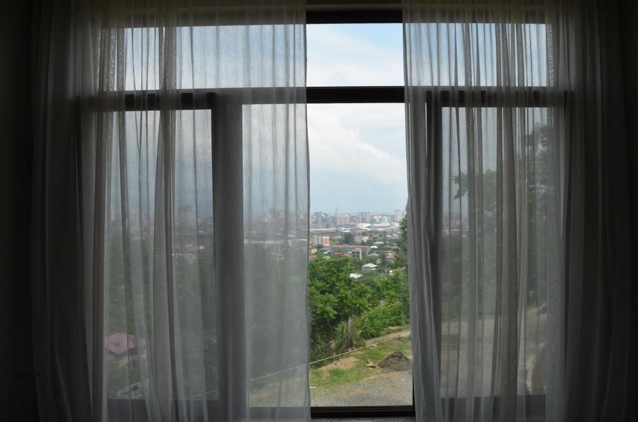 Гостевой дом House with Sea and City View Батуми-5