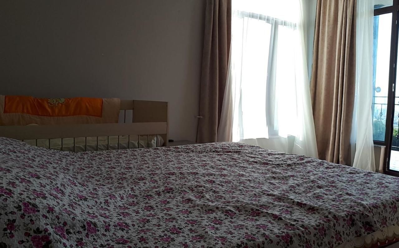 Гостевой дом House with Sea and City View Батуми-11