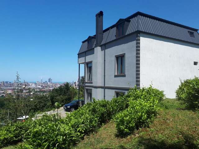 Гостевой дом House with Sea and City View Батуми-15